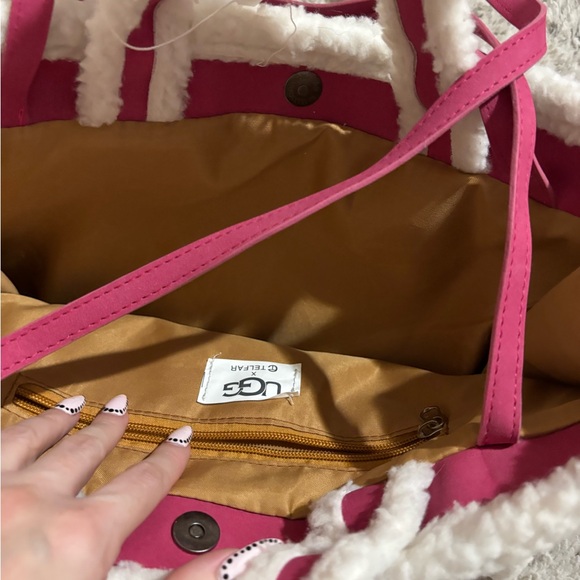 Telfar Ugg Fuchsia Sherpa Tote - Picture 3 of 4